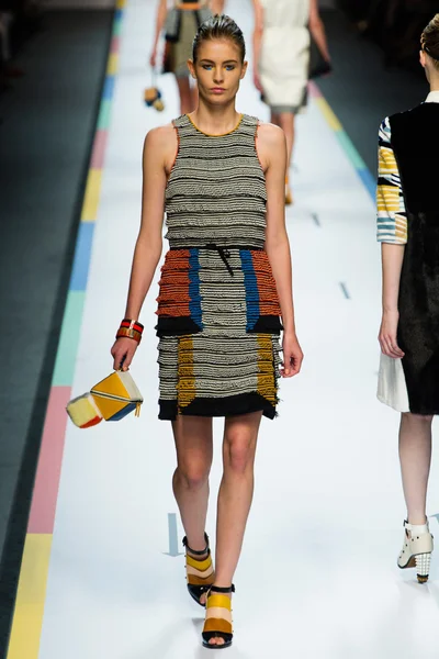 Look 8